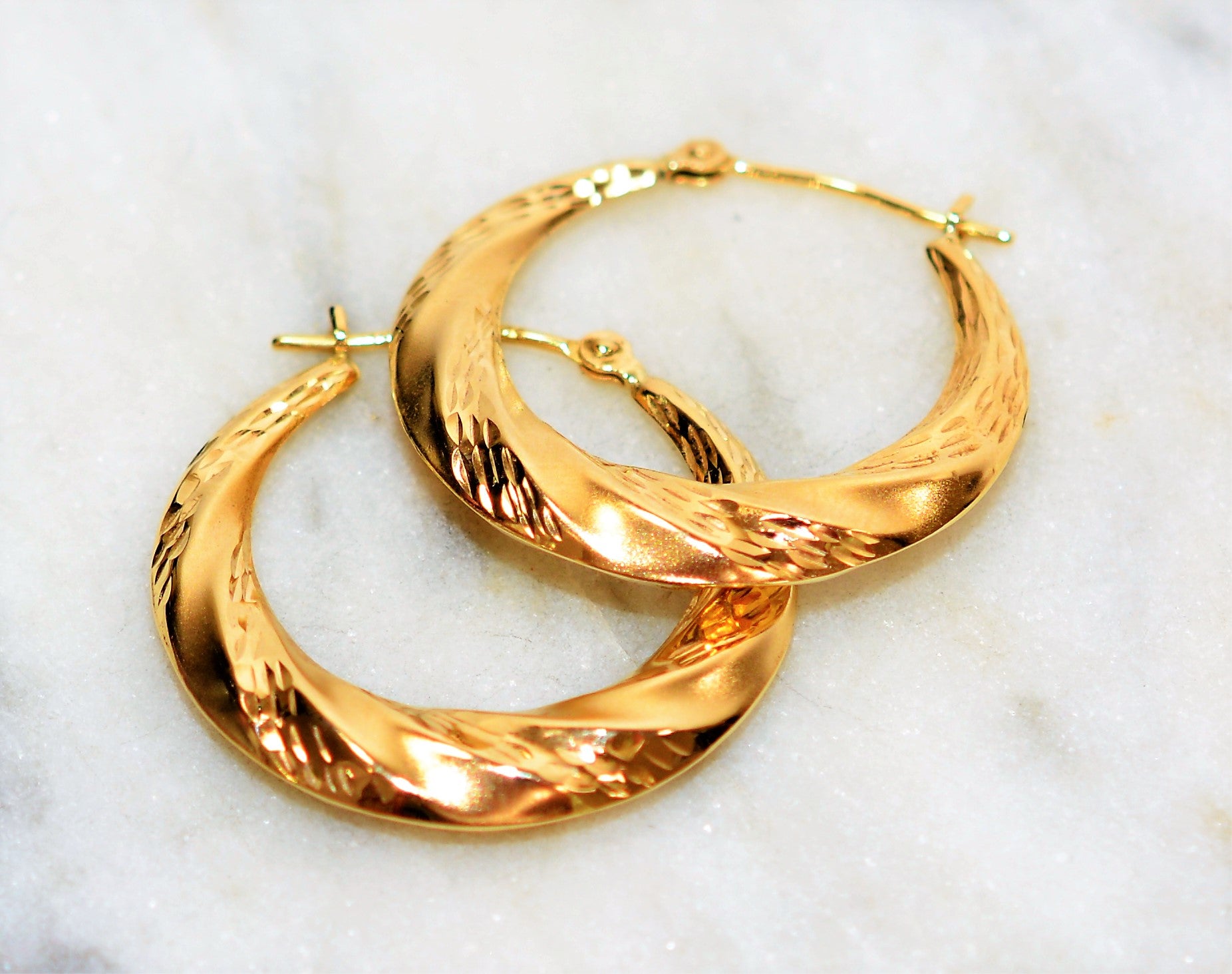 14K Solid Gold 24mm Hoop Earrings Gold Earrings Gold Hoops Textured Hoops Vintage Earrings Estate Jewelry Vintage Earrings Fine Jewellery