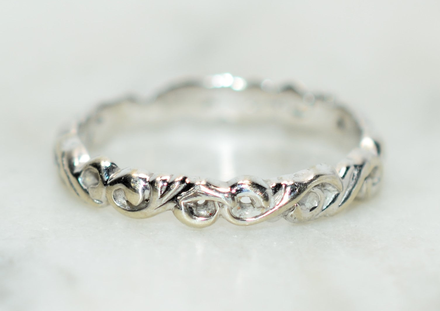 Solid White Gold Ring 14K White Gold Band No Stone Ladies Ring Stackable Ring Scroll Ring Vintage Estate Jewellery Fine Jewelry Filigree