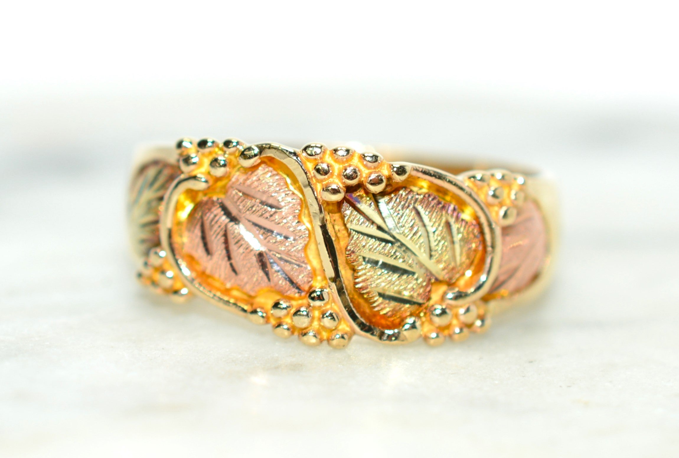 Black Hills Gold Ring 10K Solid Gold Men's Ring Leaf Ring Boho Ring Vine Ring Tri-Tone Gold Tri-Color Gold Vintage Estate Jewellery USA