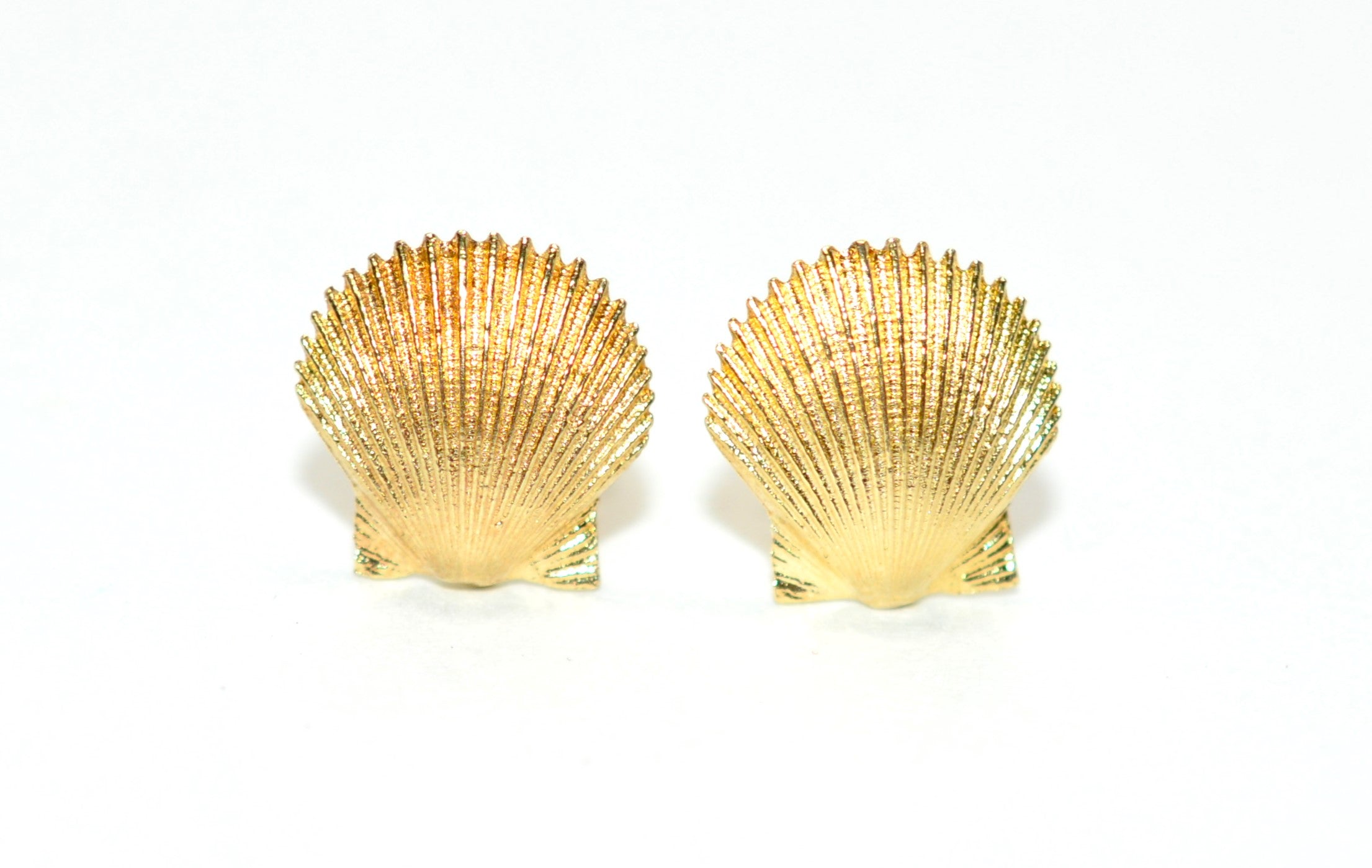 14K Solid Gold Earrings Seashell Earrings Stud Earrings Beach Nautical Coastal Jewelry Mermaid Earrings Statement Earrings Vintage Estate