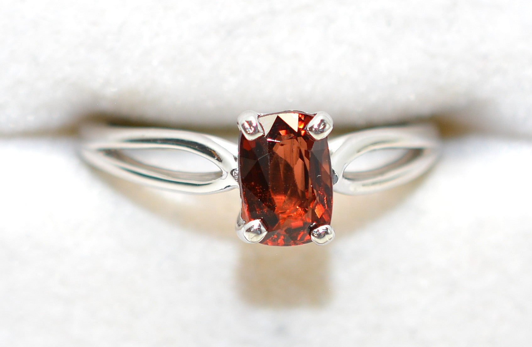 Natural Red Spinel Ring 14K White Gold 1.23ct Solitaire Ring Gemstone Engagement Ring Vintage Jewellery Estate Jewellery January Birthstone