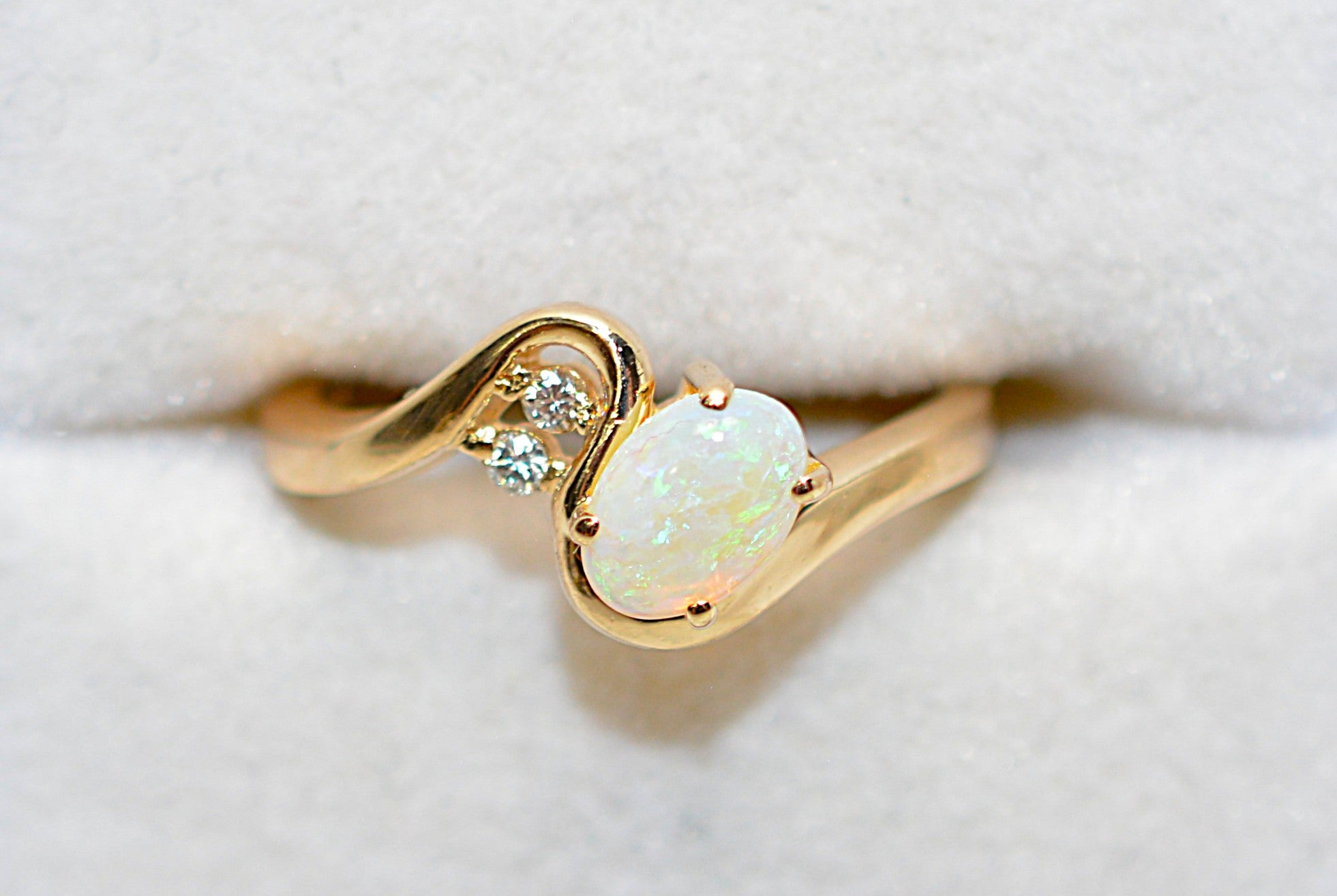Natural Ethiopian Opal & Diamond Ring 14K Solid Gold Precious Ring Statement Ring Vintage Ring Cocktail Ring October Birthstone Ring Fine Jewelry Estate Jewellery