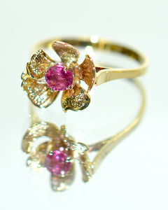 Natural Ruby Ring 14K Solid Gold .27ct Solitaire Ring Flower Ring July Birthstone Ring Floral Ring Red Ring Ladies Ring Women's Ring Vintage