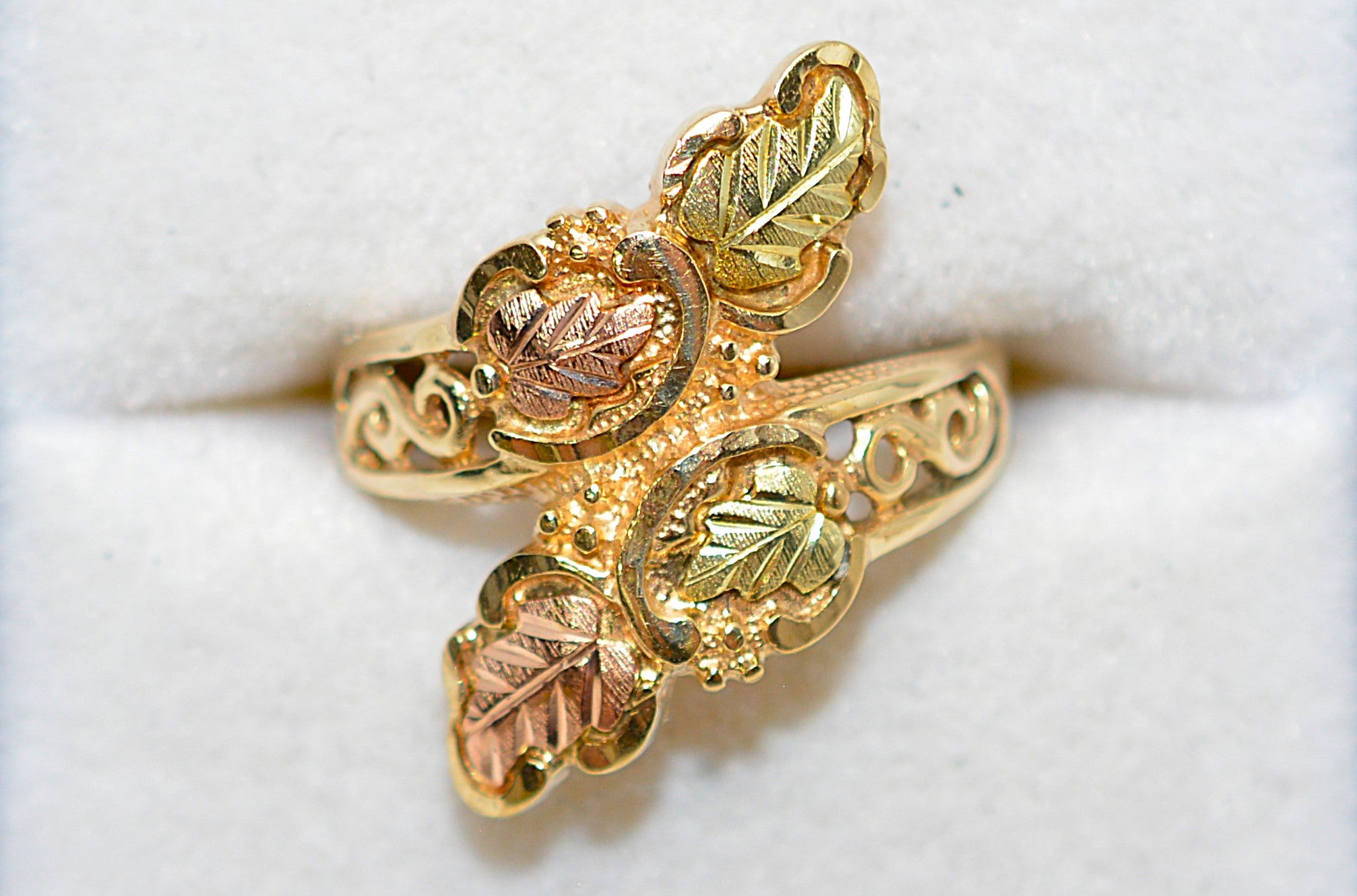 Black Hills Gold Ring 10K Solid Gold Leaf Vine Nature Ring Boho South Dakota