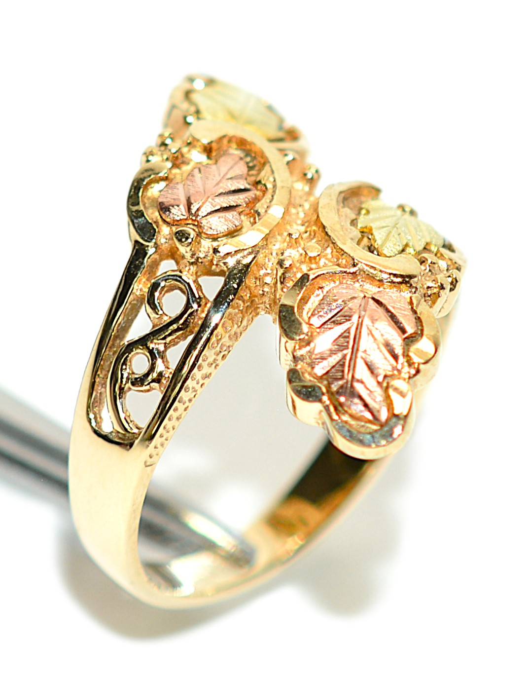 Black Hills Gold Ring 10K Solid Gold Leaf Vine Nature Ring Boho South Dakota