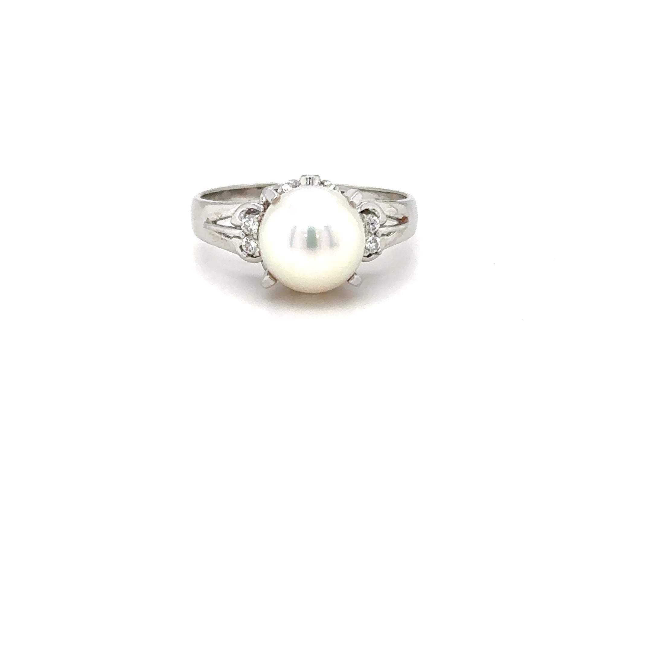 Natural Akoya Pearl & Diamond Ring PT900 Platinum .04tcw Gemstone 