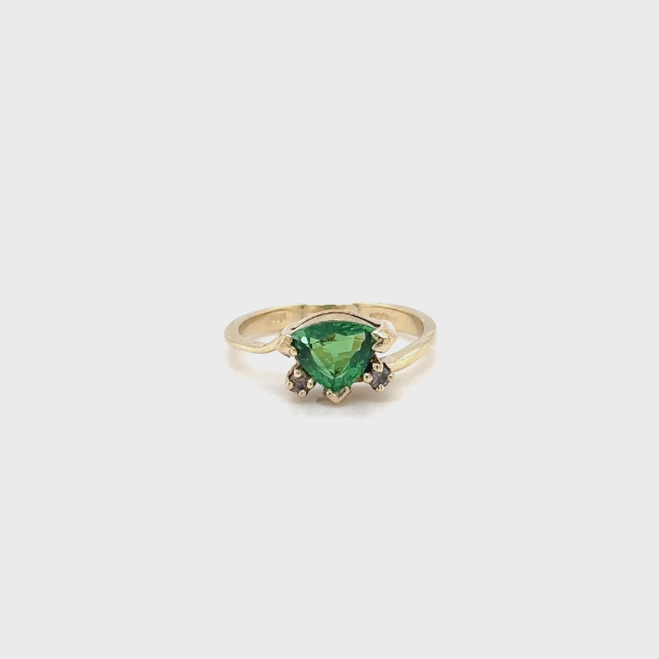 Natural Tsavorite Garnet & Diamond Ring 14K Solid Gold .85tcw Trillion Ring Green Ring Gemstone Ring Garnet Ring Tsavorite Ring Estate Ring