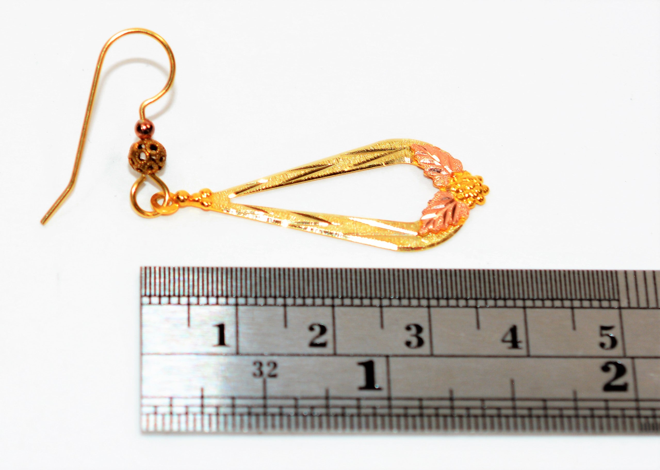 Black Hills Gold Earrings 10K Solid Gold Leaf Earrings Tri-Color Earrings South Dakota Earrings American Earrings Vintage Earrings Estate