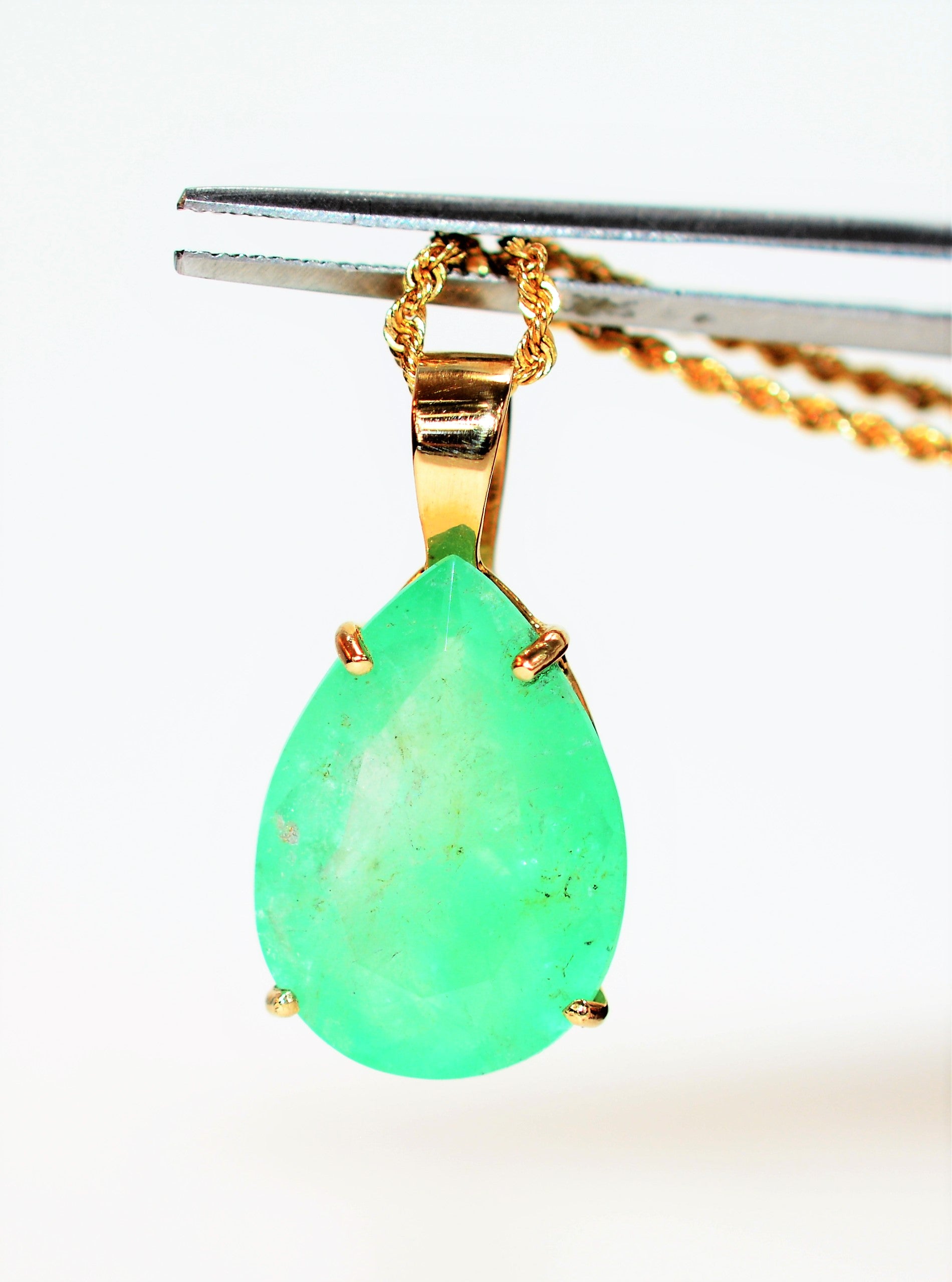 Paperclip Emerald Pendant Necklace – Sami Jewels