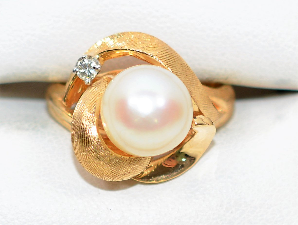 Natural Akoya Pearl & Diamond Ring 14K Solid Gold .04ct Gemstone Ring Vintage Ring Estate Ring June Birthstone Ring Pearl Ring Women's Ring