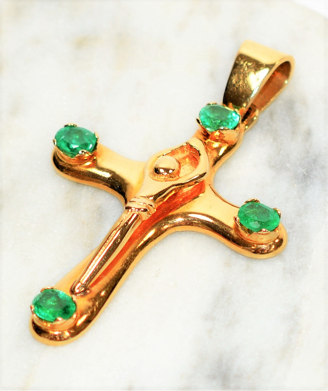 Natural Colombian Emerald 18K Solid Yellow Gold 2.20tcw Cross Crucifix Rosary Religious Pendant Heavy Men's Unisex Women's Estate Jewellery